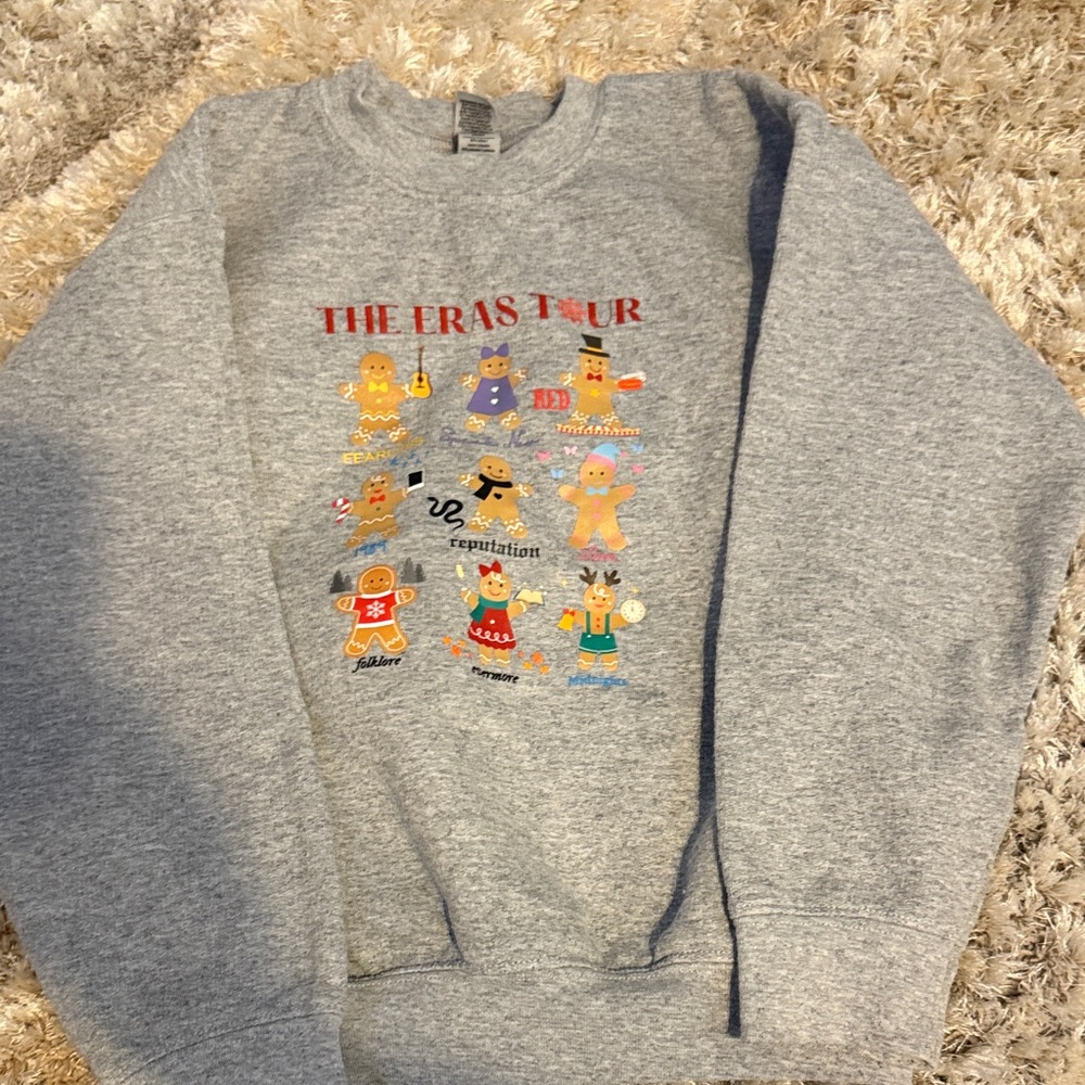Gildan Gray Graphic Crewneck Sweater